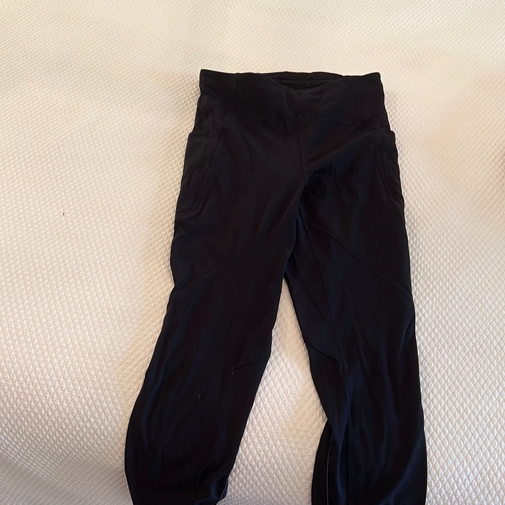 Lululemon cropped leggings size 6